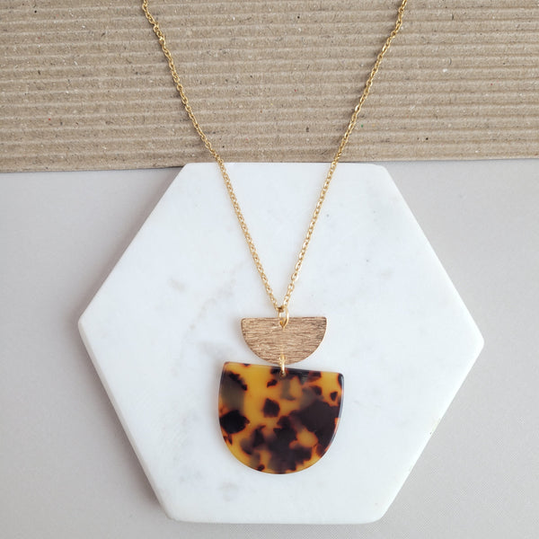 Harper Necklace - Tortoise by Spiffy & Splendid