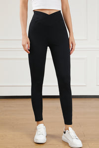 Zuri Arched Waist Seamless Active Leggings by Threaded Pear